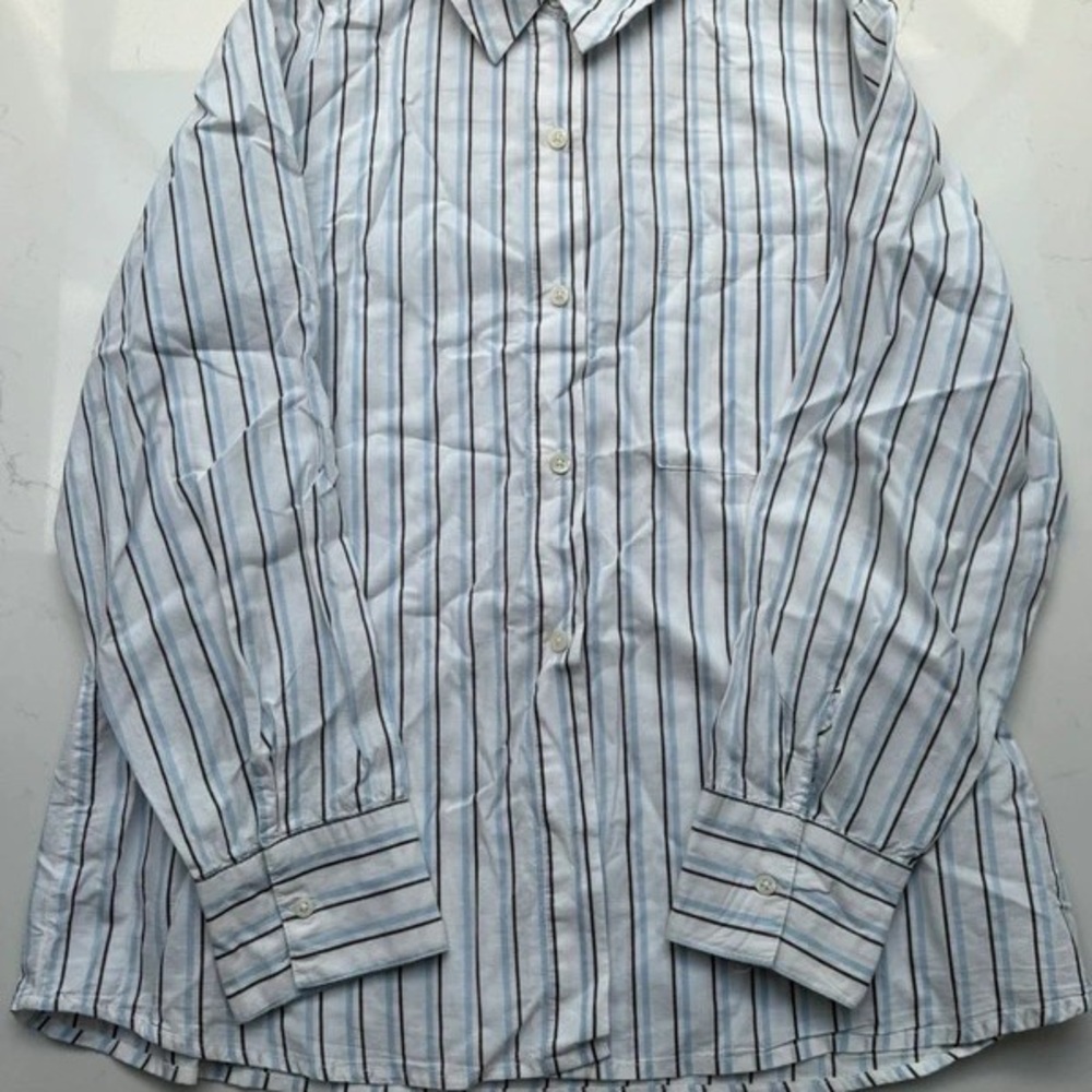 H&M Men's Blue and White Striped Shirt